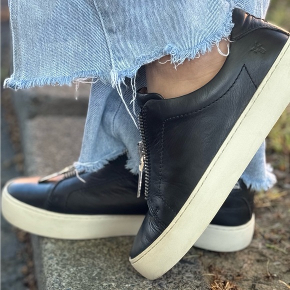 Frye Shoes - Black leather comfortable loafers sneakers